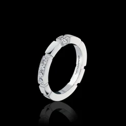 Regina 2.5mm Ring (Alternate Set Diamonds)